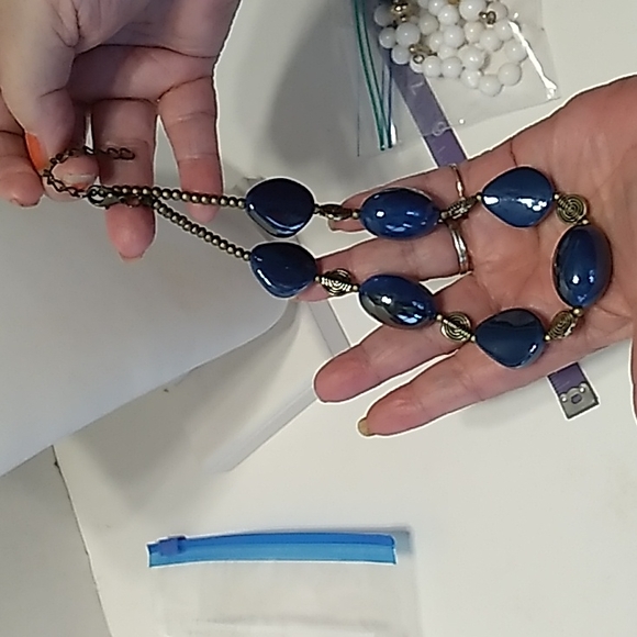 Lot of two Blue and white costume neckless - Picture 10 of 10